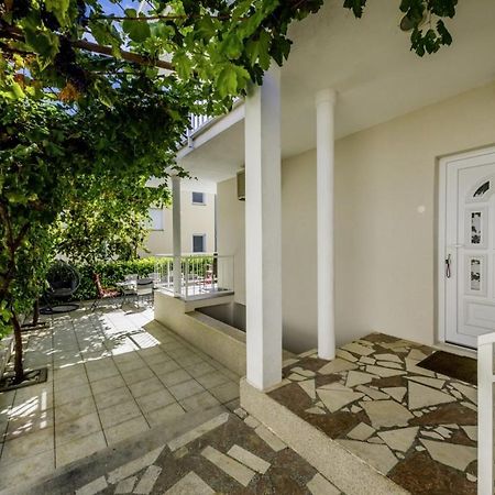 Отель Ani In Trogir * Mittel-Dalmatien Сегет Доньи Экстерьер фото