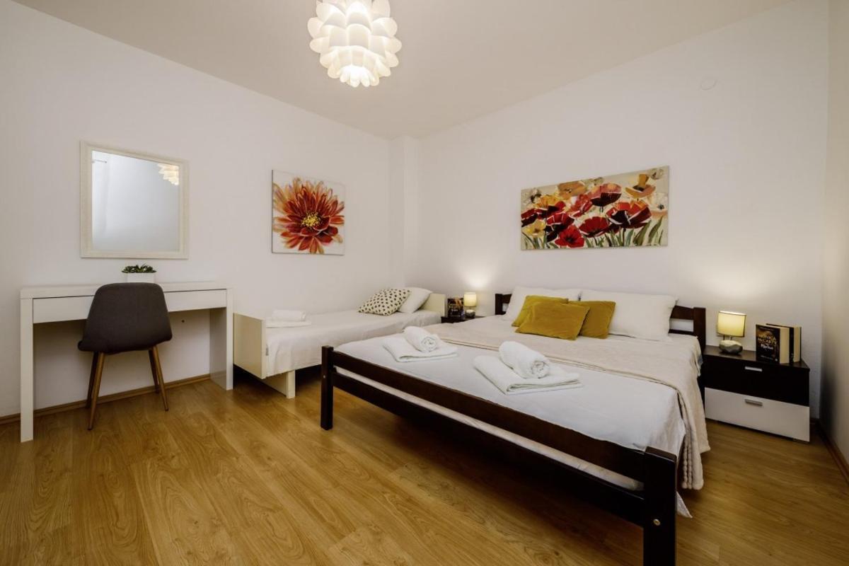 Отель Ani In Trogir * Mittel-Dalmatien Сегет Доньи Экстерьер фото